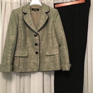 Career Wear - well made Kasper Pant Suit